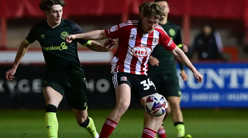 Bromley re-sign Midfielder Krauhaus from Brentford